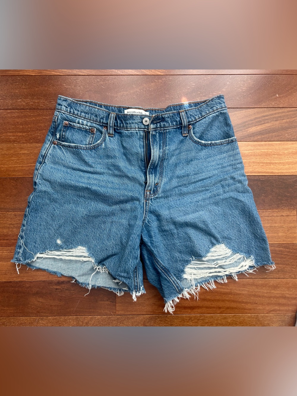 Abercrombie “The Loose Short” High Rise Women’s Size 8